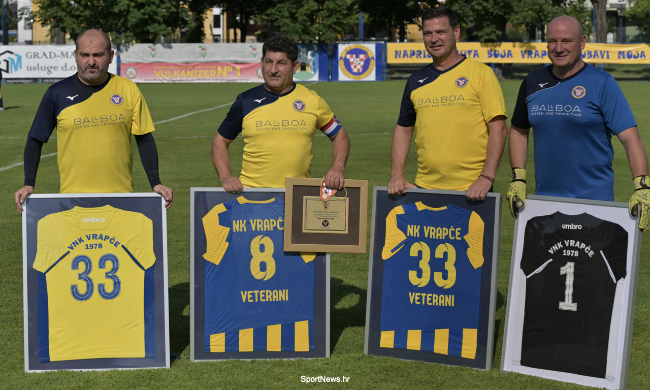45. obljetnica veteranskog nogometa u Vrapču upriličena je utakmicom protiv veterana HNS-a. Izvrsna zabava, organizacija i publika učinila su ovaj dan nogometnim praznikom.